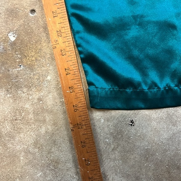 Vintage Victoria’s Secret Gold Label Pajama Pants in emerald green
Size: Medium - Picture 6 of 7